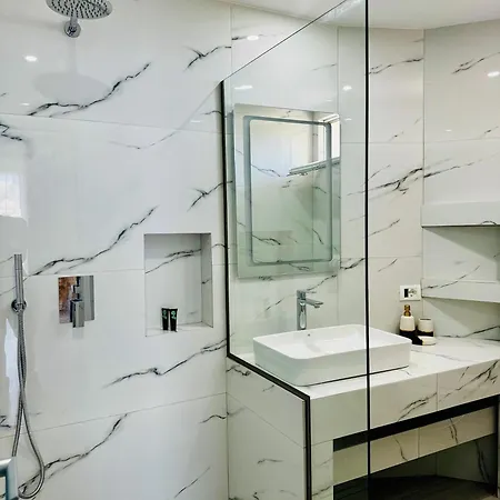 Lägenhet Merkuri Himare